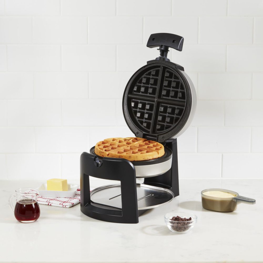 Round Flip Belgian Waffle Maker - Image 3